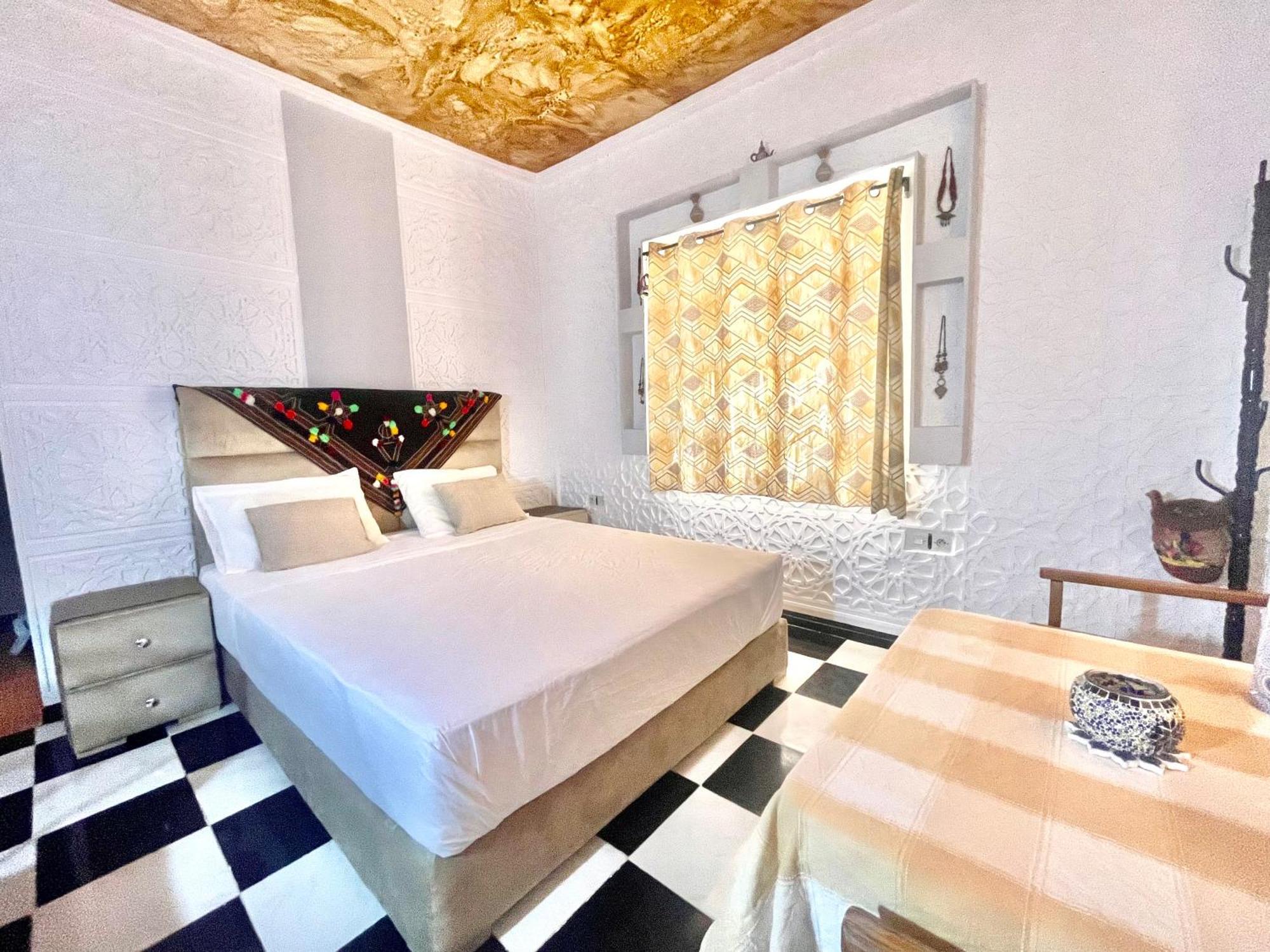 La Maison Traditionnelle Hotel Et Guesthouse Tafraout Exterior photo